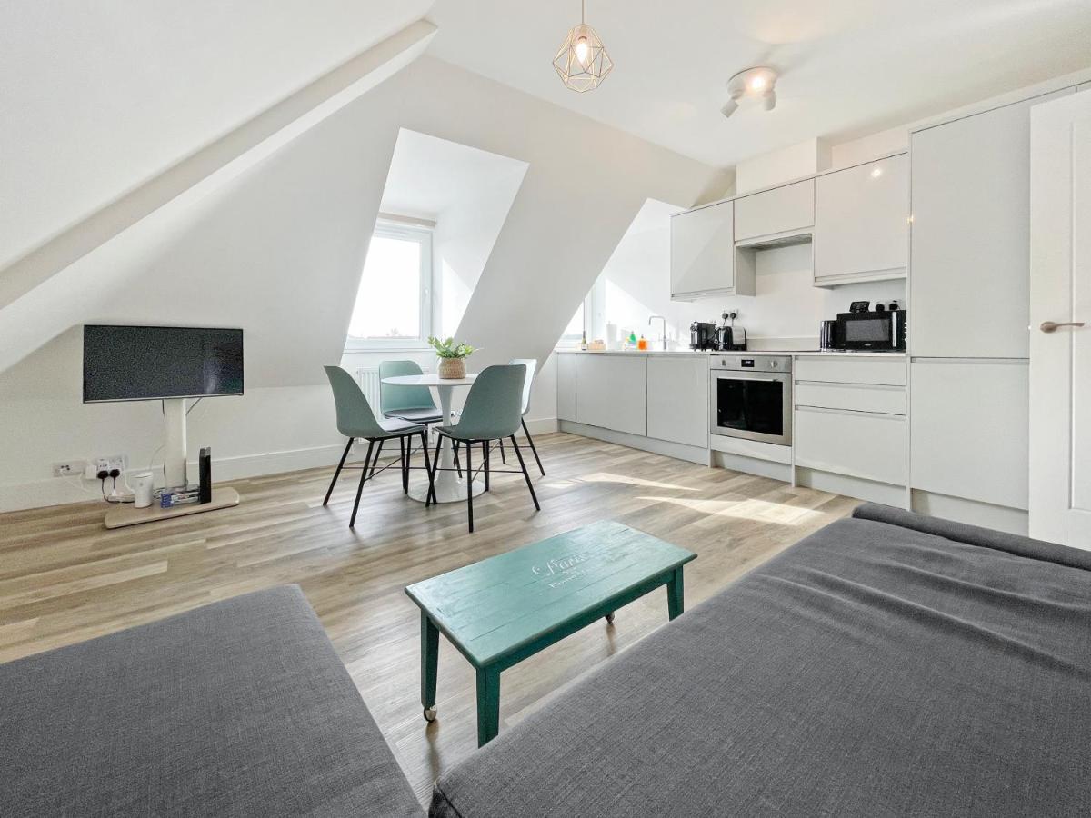Entr - Modern Apartments In Windsor Dış mekan fotoğraf